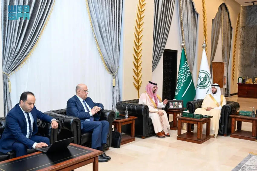 محافظ الطائف يلتقي مدير برنامج التشجير في هيئة تطوير منطقة مكة محافظ الطائف يلتقي مدير برنامج التشجير في هيئة تطوير منطقة مكة