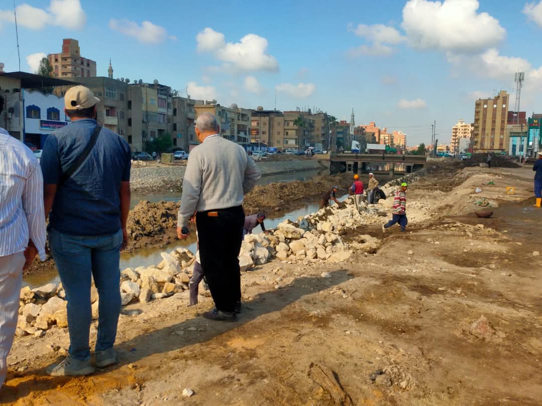 محافظ الغربية يتابع تطوير كورنيش ترعة الساحل بسمنود