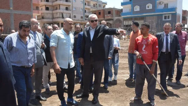 محافظ الغربية يتفقد شونة القمح ويتابع شكاوى المواطنين ميدانيا بقرية كتامة