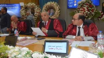 محافظ الغربية يشارك في مناقشة أطروحة الدكتوراه حول رأس المال الفكري وإدارة الأزمات لمستشار مكتبه.