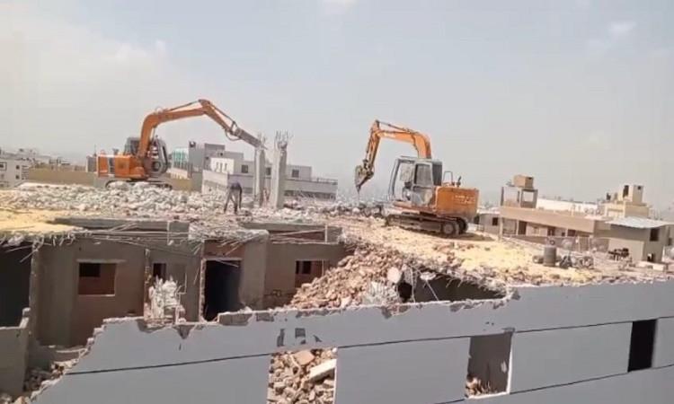 محافظ القاهرة: إزالة مخالفات المباني بـ 22 عقارًا في المقطم خلال أبريل