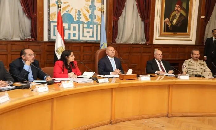 محافظ القاهرة: تحقيق رفاهية المواطن هو غايتنا الرئيسية، ونعمل بتنسيق مع الأجهزة التنفيذية وأعضاء مجلسي النواب والشيوخ. محافظ القاهرة: تحقيق رفاهية المواطن هو غايتنا الرئيسية، ونعمل بتنسيق مع الأجهزة التنفيذية وأعضاء مجلسي النواب والشيوخ.