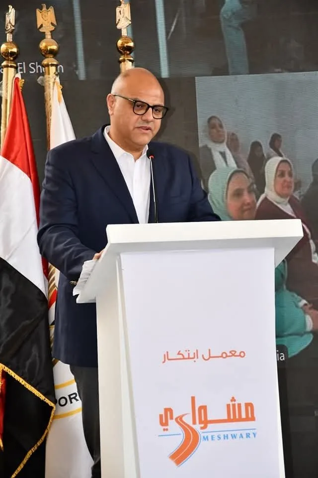 محافظ القليوبية ووزير الشباب والرياضة يدشّنان مختبر الابتكار في مركز شباب المنشية