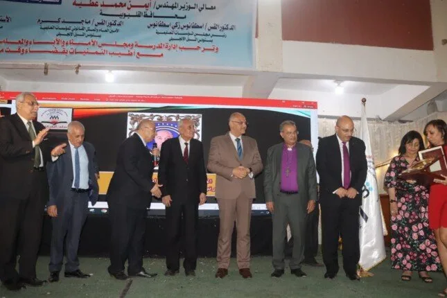 محافظ القليوبية يشارك في اختتام الفعاليات التعليمية في مدارس بنها محافظ القليوبية يشارك في اختتام الفعاليات التعليمية في مدارس بنها