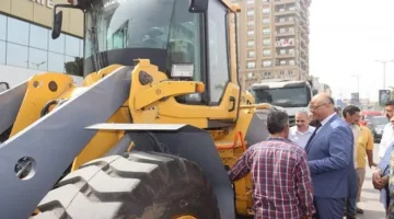 محافظ القليوبية يطلع على معدات النظافة التي تم تجديدها
