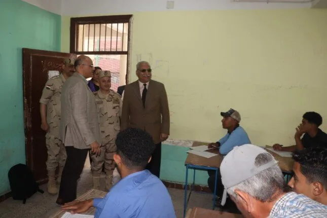 محافظ القليوبية يقوم بزيارة لجان امتحانات الدبلومات الفنية 2025 ويؤكد على أهمية الانضباط محافظ القليوبية يقوم بزيارة لجان امتحانات الدبلومات الفنية 2025 ويؤكد على أهمية الانضباط