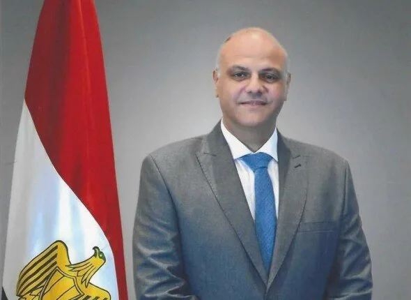 محافظ القليوبية يوفر فرصة عمل وشقة سكنية لشاب من ذوي الهمم