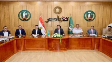 محافظ المنوفية يستعرض الوضع الراهن لمنظومة تسوية مخالفات البناء.