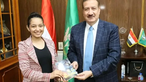 محافظ المنوفية يكرم الطالبة الحاصلة علي براءة اختراع في “علاج الخلايا السرطانية”