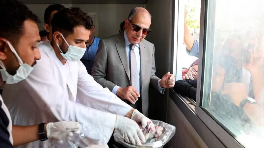 محافظ المنيا ي inaugurates outlet for selling local meat at discounted prices in preparation for Eid al-Adha. محافظ المنيا ي inaugurates outlet for selling local meat at discounted prices in preparation for Eid al-Adha.