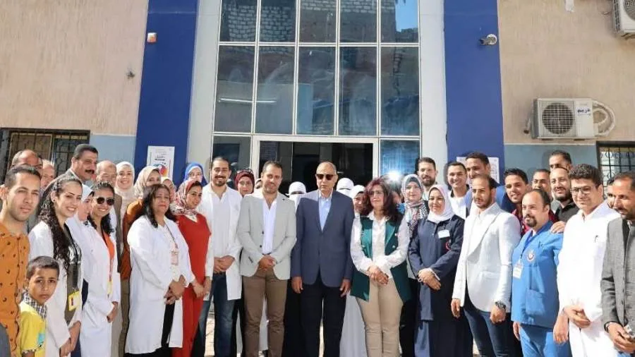 محافظ المنيا يدشن وحدة طب الأسرة في قرية مهدية بتكلفة 8 ملايين جنيه محافظ المنيا يدشن وحدة طب الأسرة في قرية مهدية بتكلفة 8 ملايين جنيه