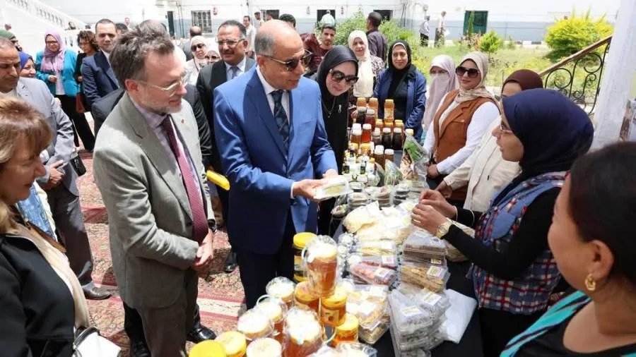 محافظ المنيا يستقبل السفير الكندي.. ويؤكد: جادون في منح الفرص الاستثمارية ودعم كافة القطاعات