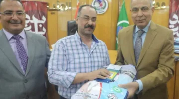 محافظ المنيا يشارك حجاج الجمعيات احتفالاتهم قبل رحلتهم إلى الأراضي المقدسة