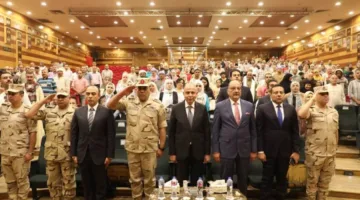 محافظ المنيا يكرم أسر الشهداء والمصابين ويشدد على أن الشهداء هم رمز التضحية.