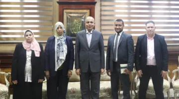 محافظ المنيا يناقش موضوع التقنين وتسهيل الإجراءات مع رئيس هيئة المساحة ويأمر بتذليل العقبات.