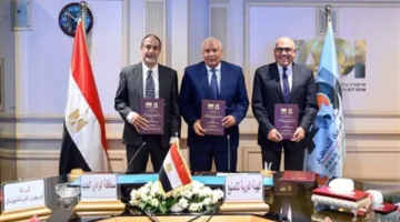 محافظ الوادي الجديد يبرم اتفاقية شراكة لتأسيس الشركة العربية لإنتاج الأخشاب المضغوطة MDF