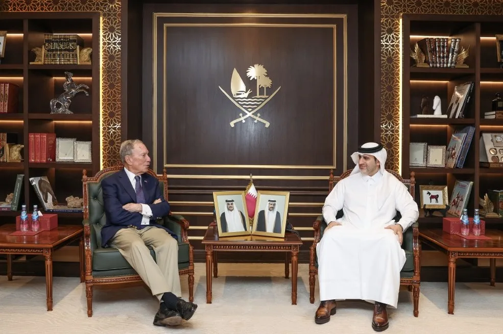 محافظ بنك قطر المركزي يلتقي مؤسس مجموعة بلومبيرغ محافظ بنك قطر المركزي يلتقي مؤسس مجموعة بلومبيرغ