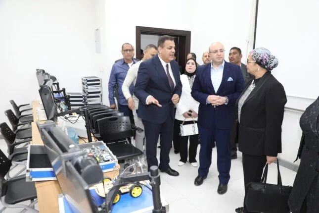 محافظ بني سويف ورئيسة المجلس القومي للمرأة يطلقان وحدة المساواة في الفرص في الجامعة التكنولوجية محافظ بني سويف ورئيسة المجلس القومي للمرأة يطلقان وحدة المساواة في الفرص في الجامعة التكنولوجية