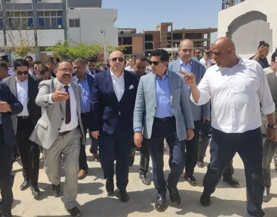 محافظ بني سويف ووزير الشباب والرياضة يتفقدان أنشطة متنوعة بمركز التنمية الشبابية