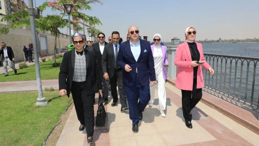 محافظ بني سويف يرافق رئيسة المجلس القومي للمرأة في جولة استكشافية بالممشى السياحي محافظ بني سويف يرافق رئيسة المجلس القومي للمرأة في جولة استكشافية بالممشى السياحي