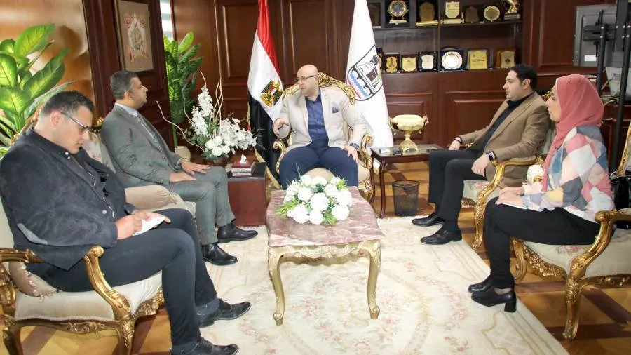 محافظ بني سويف يستقبل وفد المجلس القومي لحقوق الإنسان في بداية زيارته للمحافظة. محافظ بني سويف يستقبل وفد المجلس القومي لحقوق الإنسان في بداية زيارته للمحافظة.