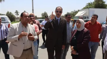 محافظ سوهاج يتابع تقدم أعمال الرصف والتجميل في شارع طراد النيل بأخميم