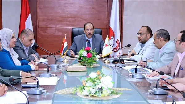 محافظ سوهاج يشرف على مشروع الصرف الصحي في قرية قلفاو محافظ سوهاج يشرف على مشروع الصرف الصحي في قرية قلفاو