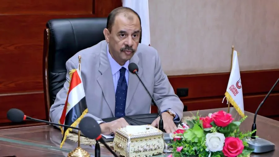 محافظ سوهاج يوجه بتشكيل لجنة للتحقق من جميع الأنشطة والتعاقدات الخاصة بنادي المحليات