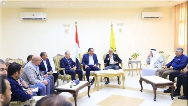 محافظ شمال سيناء يستقبل وفدا من وزارة النقل