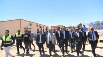 محافظ قنا ورئيس الجهاز المركزي للتعمير يتفقدان مزرعة دواجن قنا