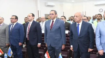 محافظ قنا يزور مركز “عزيمة” ويشارك في حفل تخريج 100 شخص متعافٍ من الإدمان
