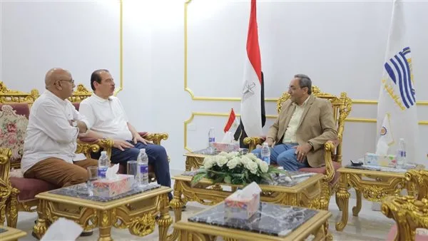 محافظ قنا يستقبل وفدي مطرانية دشنا ونجع حمادي لتهنئتهما بعيد الأضحى محافظ قنا يستقبل وفدي مطرانية دشنا ونجع حمادي لتهنئتهما بعيد الأضحى