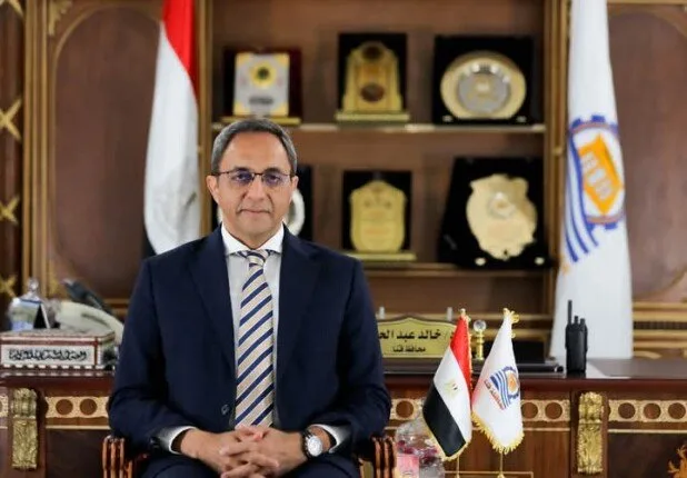 محافظ قنا:تشكيل لجان عاجلة لحصر الأضرار ومعالجة تداعيات انهيار تندات موقف قوص