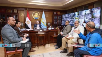 محافظ كفر الشيخ يناقش شكاوي المواطنين: خدمتهم في مقدمة أولوياتي