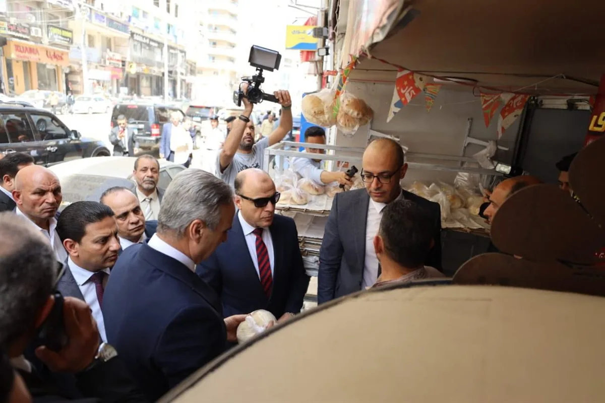 محافظ كفرالشيخ ورئيس جهاز حماية المستهلك يتفقدا أسواق “عماد الدين”