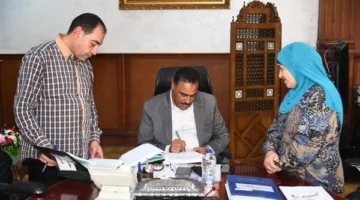 محافظ مطروح يوافق على 14 عقدًا جديدًا لتقنين الأراضي الزراعية والمباني.