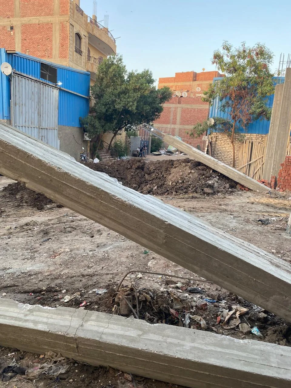 محافظة الجيزة تزيل حالات بناء مخالف بمنطقة المنصورية في الهرم| صور