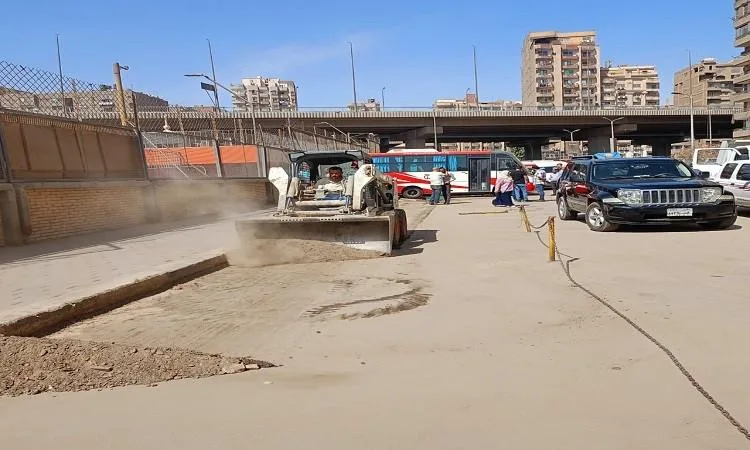محافظة الجيزة تقود حملات تنظيف وإزالة في منطقة العروبة بحي الطالبية