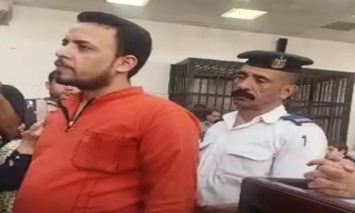 محكمة جنايات المنصورة تحيل أوراق قاتل السيدة إلى المفتي محكمة جنايات المنصورة تحيل أوراق قاتل السيدة إلى المفتي