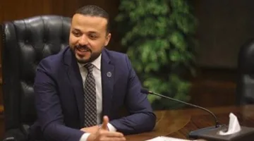 محمد الجارحي، عضو مجلس إدارة الأهلي، يتخلى عن دعواه ضد أحمد سانتي ويستمر في ملاحقة بقية المتجاوزين قانونياً.