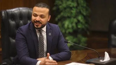 محمد الجارحي، عضو مجلس إدارة الأهلي، يتخلى عن دعواه ضد أحمد سانتي ويستمر في ملاحقة بقية المتجاوزين قانونياً. محمد الجارحي، عضو مجلس إدارة الأهلي، يتخلى عن دعواه ضد أحمد سانتي ويستمر في ملاحقة بقية المتجاوزين قانونياً.