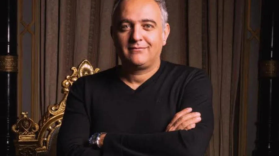 محمد حفظي يطلق "إلى عالم مجهول" في رحلة حول العالم العربي