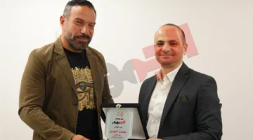 محمد خميس في حديثه مع «الجمهور»: فضل الفن على مهنة الطب في مسيرته الشخصية والمهنية