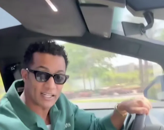 محمد رمضان يشارك مقطع فيديو مع ابنه ويتحدث عن تجربة التنمر التي عاشها طفله محمد رمضان يشارك مقطع فيديو مع ابنه ويتحدث عن تجربة التنمر التي عاشها طفله