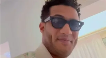 محمد رمضان يوجه رسالة للجمهور: المؤمن لا يلدغ من حجر مرتين، في ترويج للأغنية “طيبة تاني لأ”.