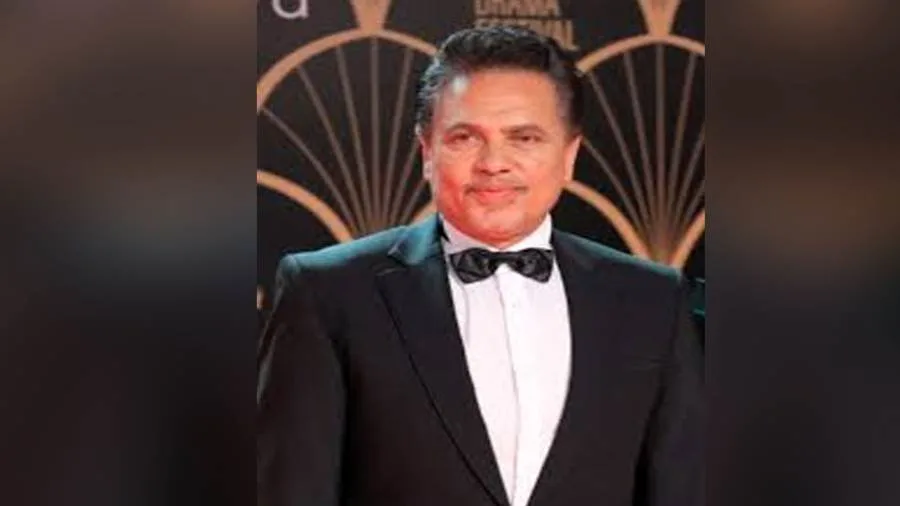 محمد رياض خلال تكريمه بالمهرجان العالمي للمسرح: معهد الفنون المسرحية سيظل منارة وقلعة للعلم والفن