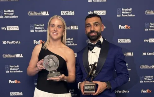 محمد صلاح: أسعى لأكون أول لاعب يحصل على جائزة رابطة الكتاب أربع مرات محمد صلاح: أسعى لأكون أول لاعب يحصل على جائزة رابطة الكتاب أربع مرات