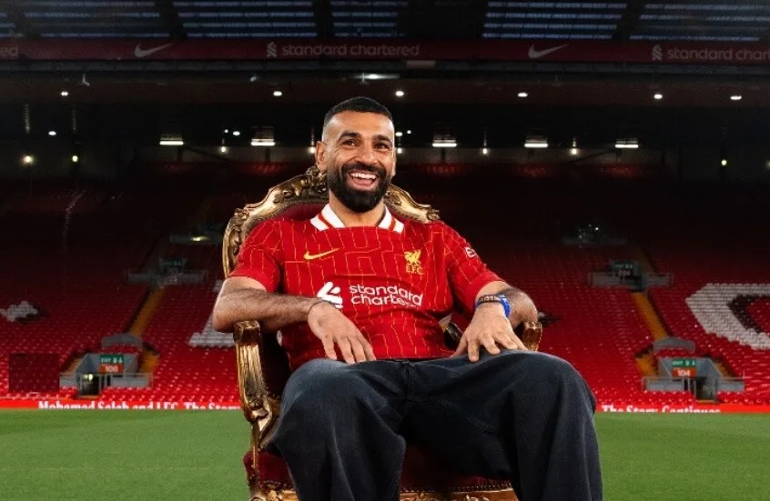 محمد صلاح لاعب العام في البريميرليج من رابطة كتاب كرة القدم الإنجليزية