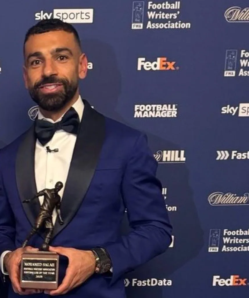 محمد صلاح يحصل على لقب أفضل لاعب في الدوري الإنجليزي من رابطة النقاد. محمد صلاح يحصل على لقب أفضل لاعب في الدوري الإنجليزي من رابطة النقاد.