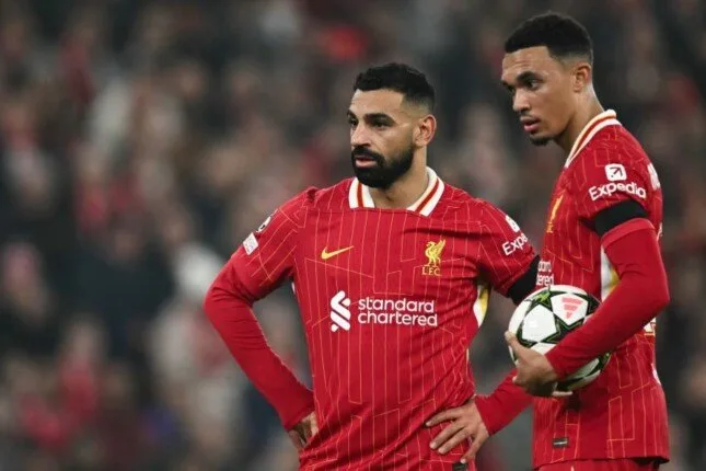 محمد صلاح يدافع عن أرنولد: “لا ينبغي أن يتعرض لمثل هذه المعاملة من جماهير ليفربول” محمد صلاح يدافع عن أرنولد: “لا ينبغي أن يتعرض لمثل هذه المعاملة من جماهير ليفربول”